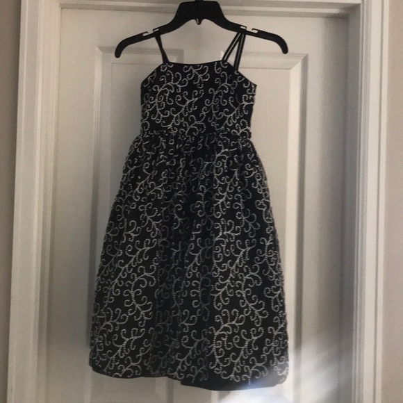 Beautiful girls dress - Picture 1 of 3